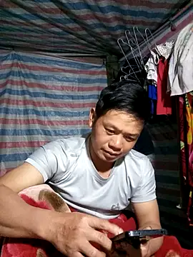DungLuongg online show from 05/04/26, 02:57