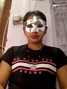 poojam93 online show from 09/27/25, 01:43