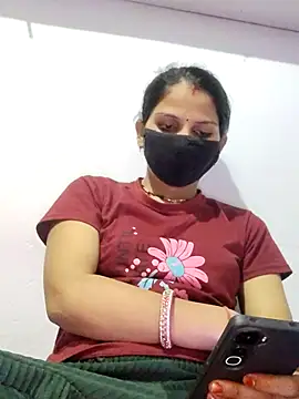 poojam93 online show from 10/27/25, 02:10