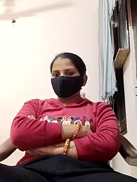 poojam93 online show from 12/15/25, 03:27