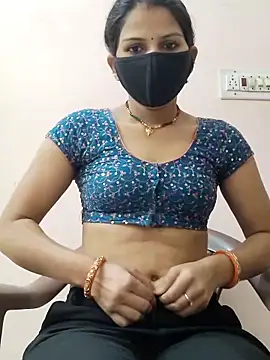 poojam93 online show from 12/17/25, 03:45