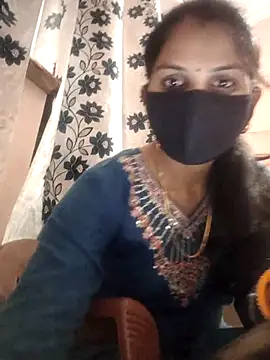 Snapshot of poojam93 chatting on 05/06/26, 10:09 poojam93 online show from 05/06/26, 10:09