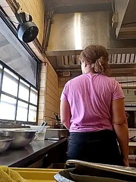 sarahkat86 online show from 09/09/25, 03:33