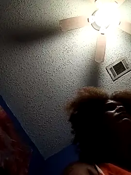 sarahkat86 online show from 10/18/25, 11:33