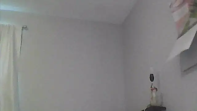 sarahkat86 online show from 04/05/26, 11:02