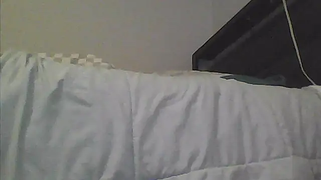 sarahkat86 online show from 04/20/26, 11:50