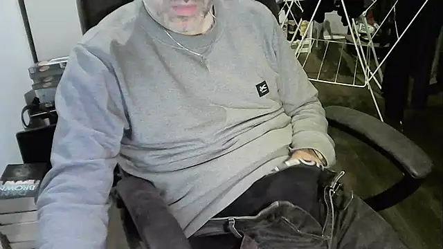 Chrisprngr online show from 01/12/26, 09:42