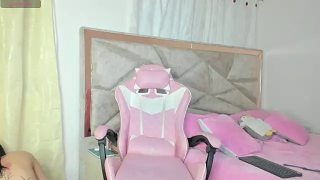 Snapshot of kendal_hot01 chatting on 10/08/25, 09:56 kendal hot01 online show from 10/08/25, 09:56