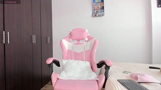 kendal hot01 online show from 02/16/26, 06:04