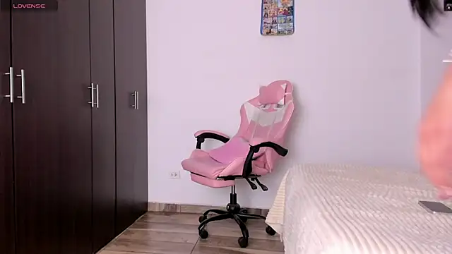 kendal hot01 online show from 03/13/26, 11:55