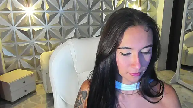 Snapshot of hellen_tease chatting on 05/26/26, 12:56 hellen tease online show from 05/26/26, 12:56