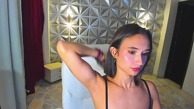Snapshot of hellen_tease chatting on 06/14/26, 01:13 hellen tease online show from 06/14/26, 01:13