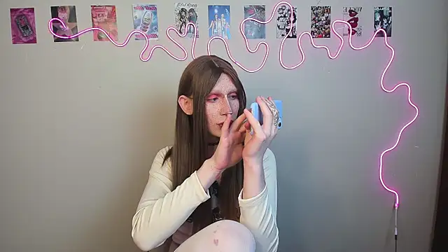 yoi mika online show from 11/28/25, 11:07