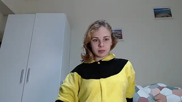 Alismoona online show from 02/25/26, 11:42