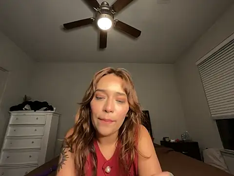Snapshot of eurydicee chatting on 10/07/25, 12:41 eurydicee online show from 10/07/25, 12:41