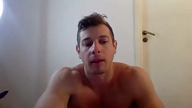 luca23millo90 online show from 09/17/25, 03:52