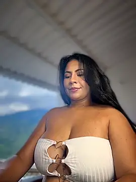 samanthahut1 online show from 04/22/26, 09:49