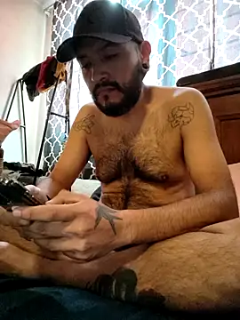 Snapshot of rvc1cld chatting on 09/11/25, 04:51 rvc1cld online show from 09/11/25, 04:51