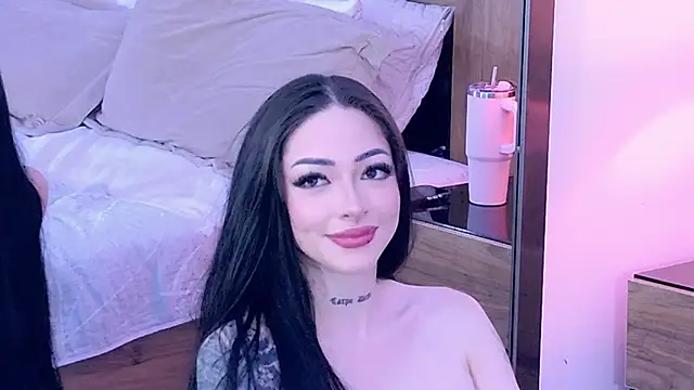Snapshot of AlessandraLovi chatting on 05/31/26, 07:37 AlessandraLovi online show from 05/31/26, 07:37