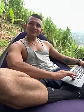 Snapshot of Marco_Vega chatting on 10/10/25, 05:12 Marco Vega online show from 10/10/25, 05:12