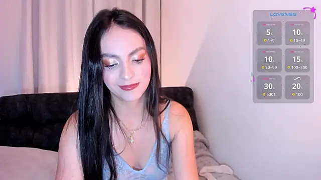 Snapshot of sarah_saenz_ chatting on 04/28/26, 05:56 sarah saenz online show from 04/28/26, 05:56