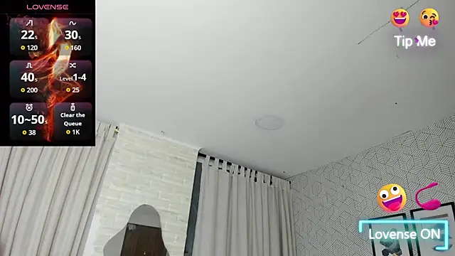 Snapshot of sweet__vanessa1 chatting on 09/26/25, 03:43 sweet vanessa1 online show from 09/26/25, 03:43