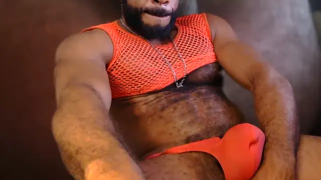 Snapshot of Piercedmuscle80 chatting on 06/11/26, 03:43 Piercedmuscle80 online show from 06/11/26, 03:43