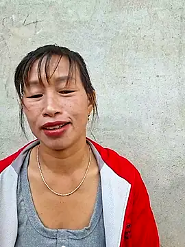 Snapshot of ngocngoc_cute chatting on 10/12/25, 01:37 ngocngoc cute online show from 10/12/25, 01:37