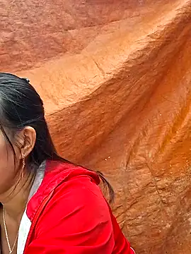 Snapshot of ngocngoc_cute chatting on 10/21/25, 02:01 ngocngoc cute online show from 10/21/25, 02:01