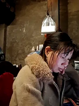 Snapshot of ngocngoc_cute chatting on 11/11/25, 01:33 ngocngoc cute online show from 11/11/25, 01:33