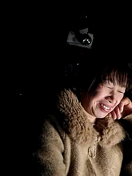 Snapshot of ngocngoc_cute chatting on 11/17/25, 01:17 ngocngoc cute online show from 11/17/25, 01:17