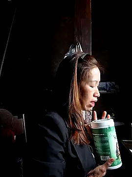 Snapshot of ngocngoc_cute chatting on 11/21/25, 01:37 ngocngoc cute online show from 11/21/25, 01:37