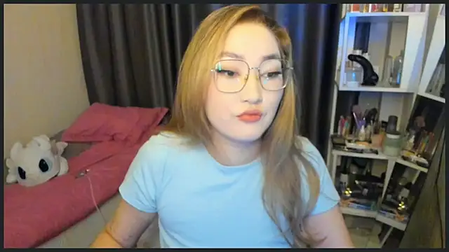 lyra x online show from 11/27/25, 07:16