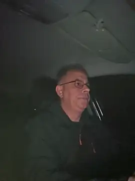 Snapshot of andyjulia chatting on 11/03/25, 05:20 andyjulia online show from 11/03/25, 05:20