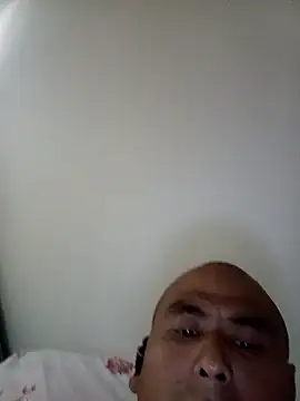 Snapshot of CWQ123 chatting on 05/19/26, 07:47 CWQ123 online show from 05/19/26, 07:47