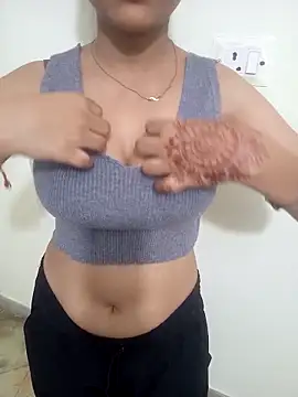 Neha Tyagi online show from 09/28/25, 06:30