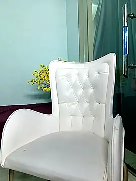 Snapshot of Spa-LinhLinh chatting on 09/18/25, 07:21 Spa-LinhLinh online show from 09/18/25, 07:21