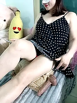 Snapshot of Spa-LinhLinh chatting on 10/10/25, 03:33 Spa-LinhLinh online show from 10/10/25, 03:33