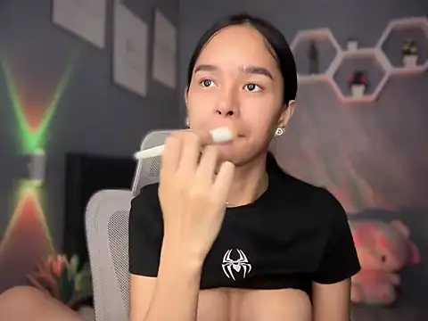 lelasohna online show from 10/26/25, 07:58