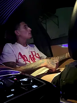 Snapshot of Cuban_4777 chatting on 09/26/25, 09:57 Cuban 4777 online show from 09/26/25, 09:57