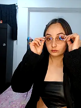 selene swee online show from 10/18/25, 08:26