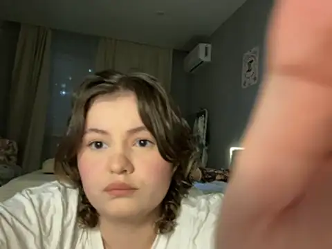 MoonIvy  online show from 12/03/25, 05:22