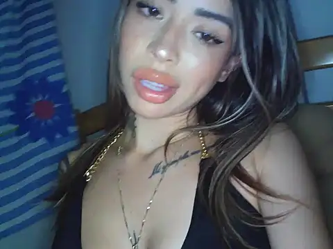 VIOLETT SATOMI online show from 11/14/25, 05:28