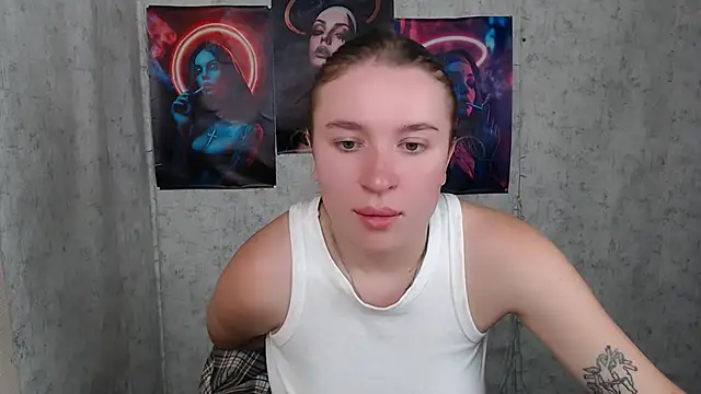 JuliaTopp  online show from 09/15/25, 07:36