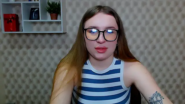 JuliaTopp  online show from 03/01/26, 06:48