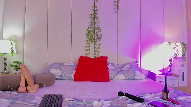 mia rousse25 online show from 04/19/26, 06:10