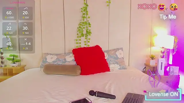 mia rousse25 online show from 04/24/26, 02:47