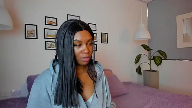 Coco joness online show from 12/04/25, 07:44