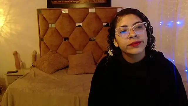 Snapshot of CATTALINAHOT chatting on 02/10/26, 02:37 CATTALINAHOT online show from 02/10/26, 02:37