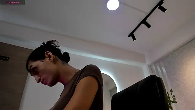 lily cash1 online show from 02/10/26, 01:04